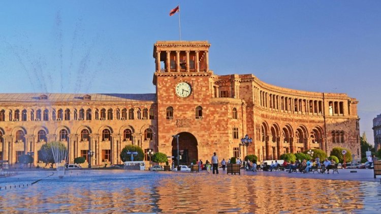    İrəvanın mərkəzində Azərbaycan məhsulu satılır? - Foto   