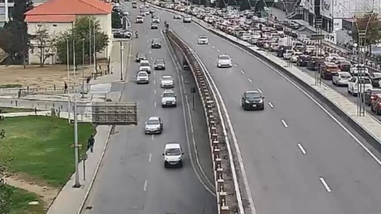    Bakıda tıxac olan yollar açıqlanıb - SİYAHI   