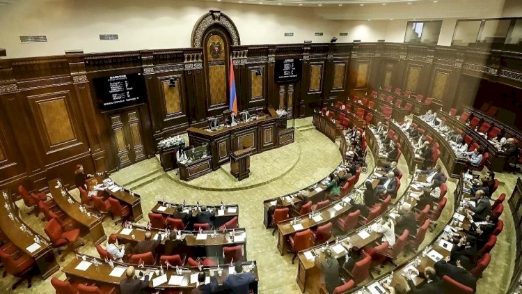    3 deputat Azərbaycanla sərhədə dair sənədin əleyhinə səs verdi   