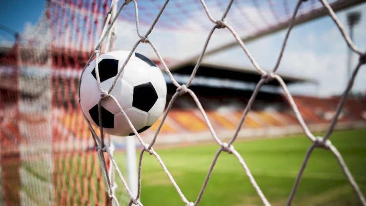    Tanınmış futbolçunun xanımı çılpaq şəklini paylaşdı, aləm bir-birinə dəydi -   FOTO