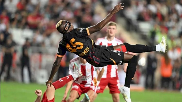    Osimen futbol tarixinə düşdü   