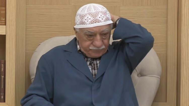    Fətullah Gülənə rəhmət diləyən aparıcı belə cəzalandırıldı   