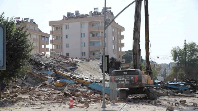    Bu ölkədə bina çökdü: 40 nəfər dağıntılar altında…   
