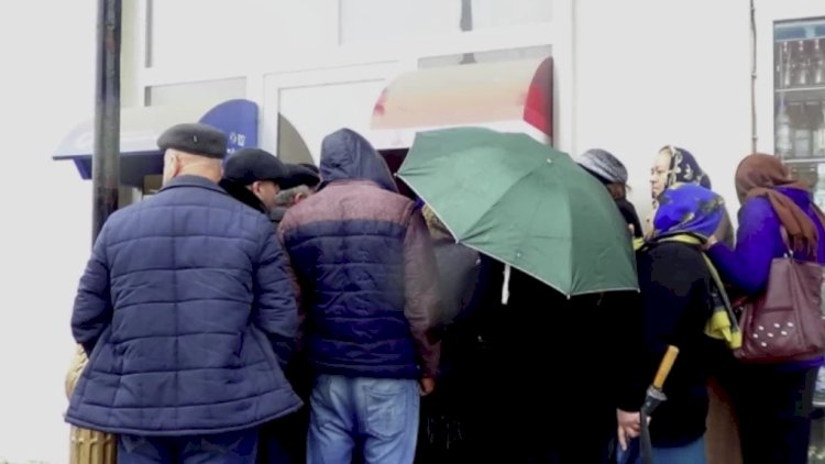    Pensiyalar gecikəndə kreditlərə əlavə faiz hesablanır, işıq, su, qaz kəsilir...   