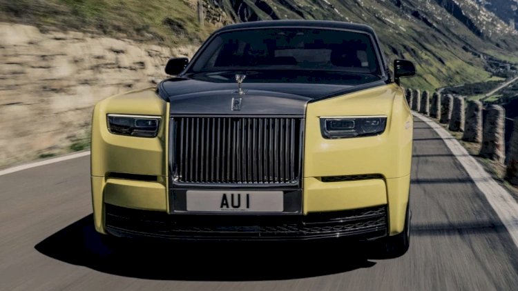    Rolls-Royce qızıldan yeni Phantom maşınını təqdim etdi                                                                      