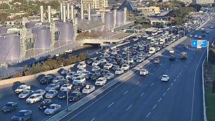    Hazırda Bakının bu küçələrində sıxlıq var - SİYAHI   