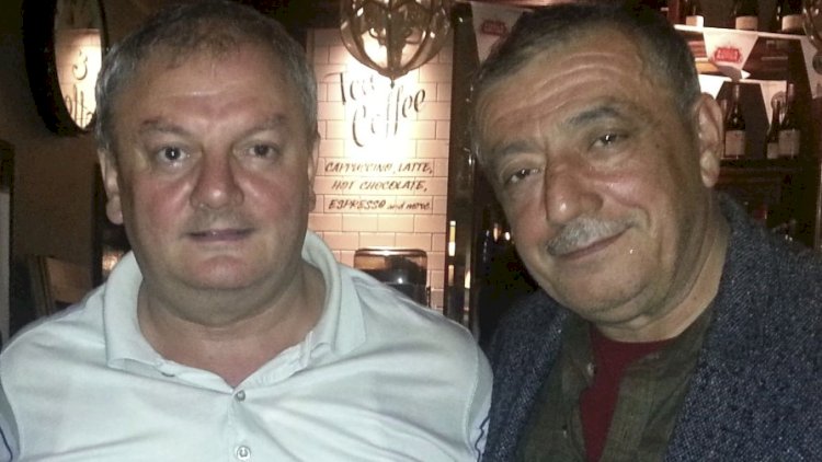    Qərib qəribi sükutundan tanıyır!   