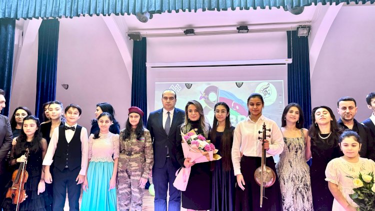    İncəsənət Məktəbində Zəfər Günü qeyd olundu - Fotolar   