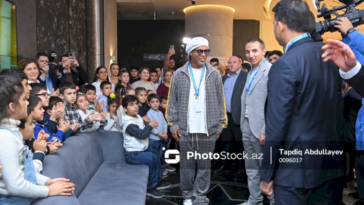    Ronaldinyo “Dəniz Mall”da xüsusi qayğıya ehtiyacı olan uşaqlarla görüşdü - Video/Fotolar   