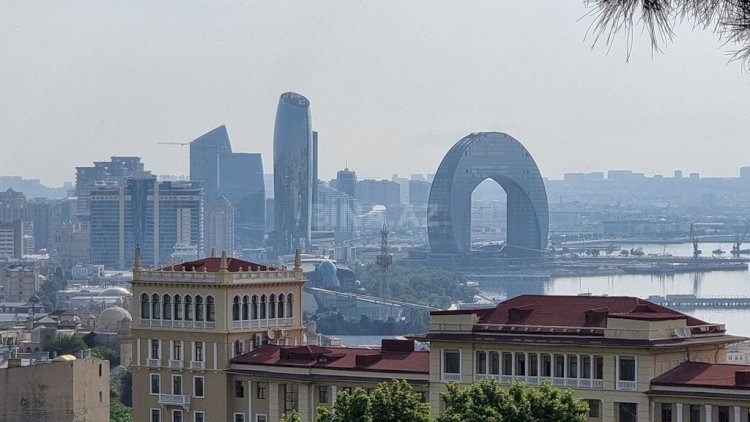    Bakıda 12 milyona həyət evləri satılır - TƏMİRSİZDİR   