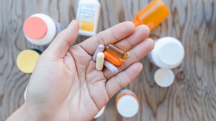    Vitamin qəbul edənlərə pis xəbər: Bu şəxslərdə TƏHLÜKƏLİDİR   