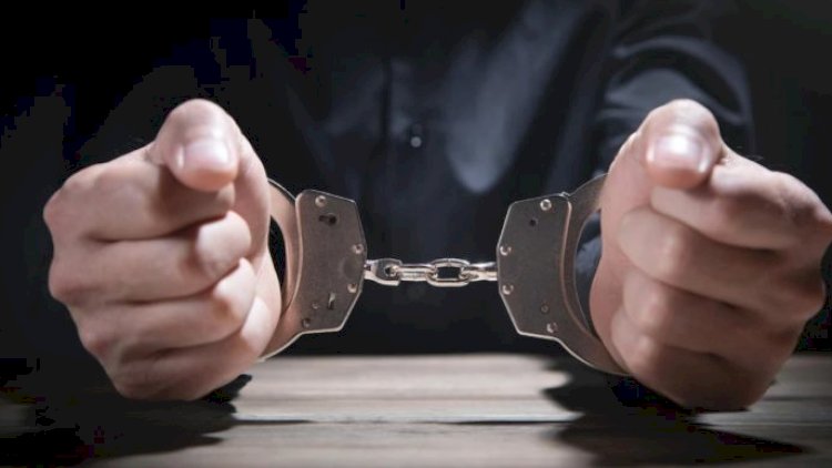    Bakıda arvadını öldürən vəzifəli şəxsə bir il həbs cəzası verildi   