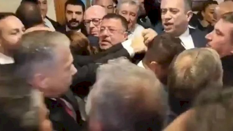    CHP-lilərin daxili işlər naziri ilə davası - Video   