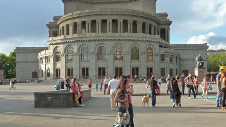    Samirə Ermənistana getdi, Paşinyana mesaj verdi - Foto   