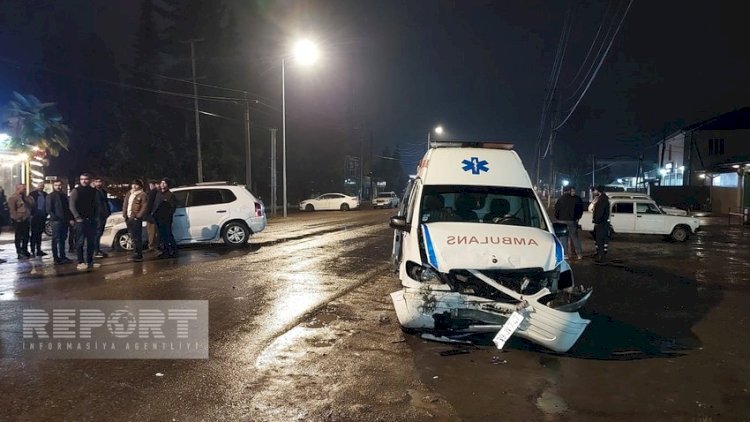    Lənkəranda təcili yardım avtomobili qəzaya düşdü, yaralılar var   