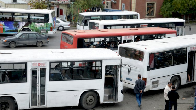    Qapısı tam bağlanmayan, şüşəsi qırıq avtobuslar... - Onlar xəttə necə çıxarılır?   