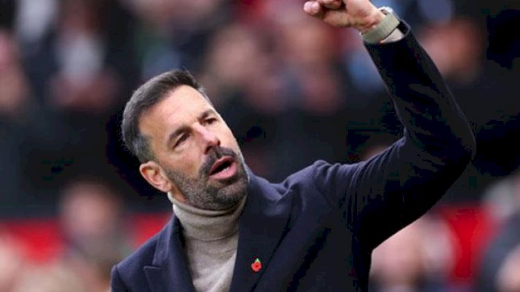    Van Nistelroy Premyer Liqa klubuna baş məşqçi təyin edilir   