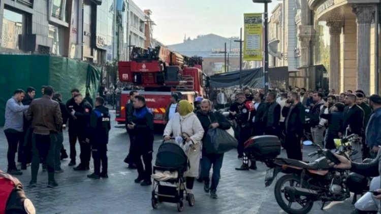    İstanbulda bina çökdü: Dağıntılar altında qalanlar var   