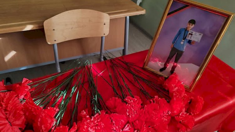    İndi partasına qərənfillər düzülüb... - Fotolar   