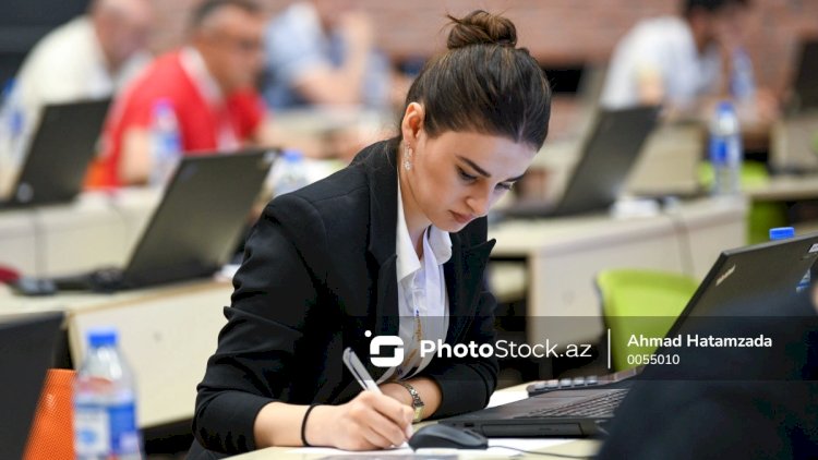    DİM bu gün xarici dillər üzrə fəlsəfə doktoru imtahanı keçirdi   