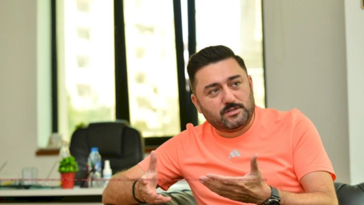    Müşviq illərdir mənim çörəyimi yeyir   