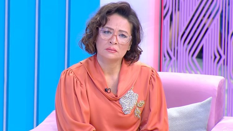    “Onunla bağlı məsuliyyət daşımıram” - Aktrisa qızından danışdı   