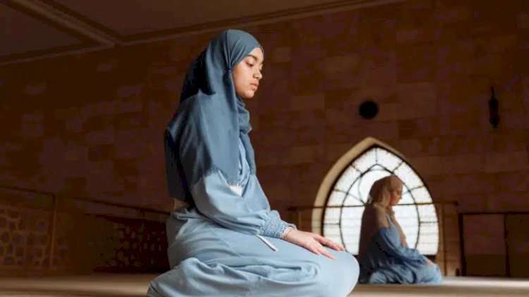    İslam dinində qadınların məscidlərə getməsi buna görə qadağan edilib? - AÇIQLAMA   