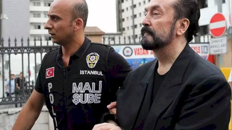   8 min il həbs cəzası alan Adnan Oktar yenidən məhkəməyə çıxarıldı   