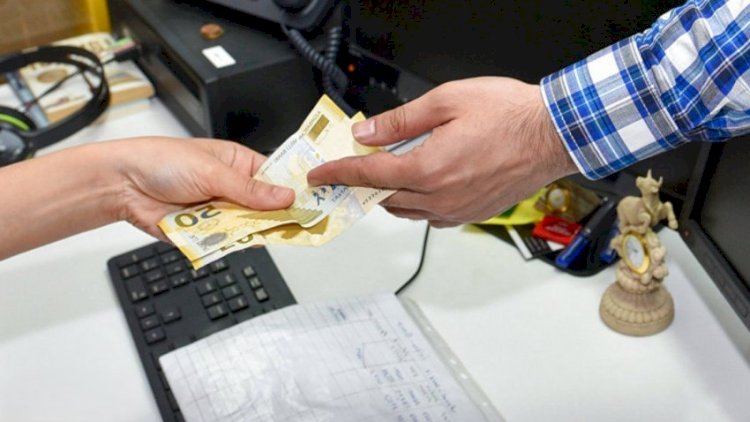    Nazir pul yığılması iddialarına   CAVAB VERDİ