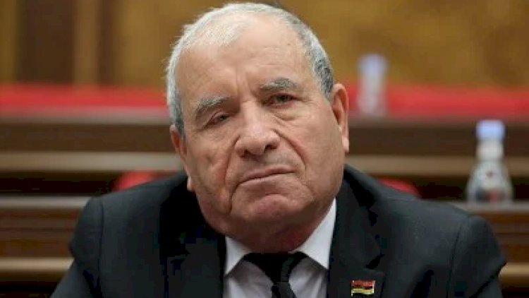   Paşinyanın daha bir silahdaşı istefa verir   