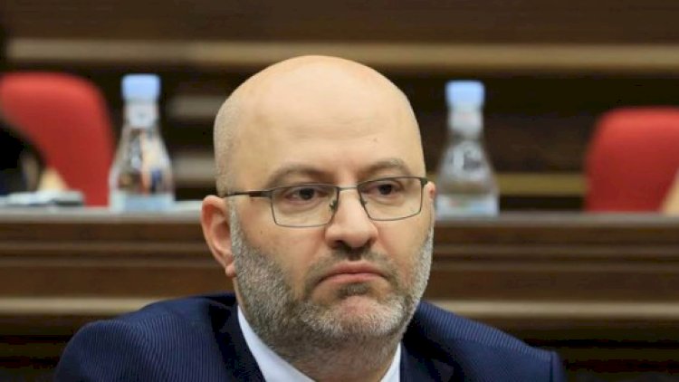    Ermənistanda daha bir qalmaqallı İSTEFA   