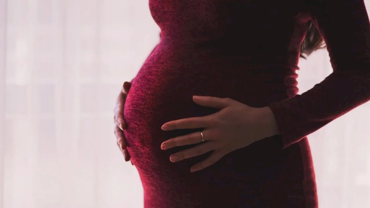    Bakıda 8-ci sinif şagirdi nişanlısından uşaq dünyaya gətirdi   