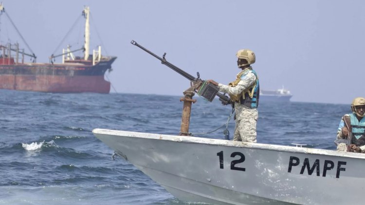    Çin gəmisini qaçıran piratlar 10 milyon istəyir   
