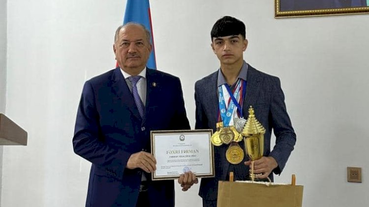    İcra başçısı dünya çempionunu təbrik etdi -   FOTOLAR