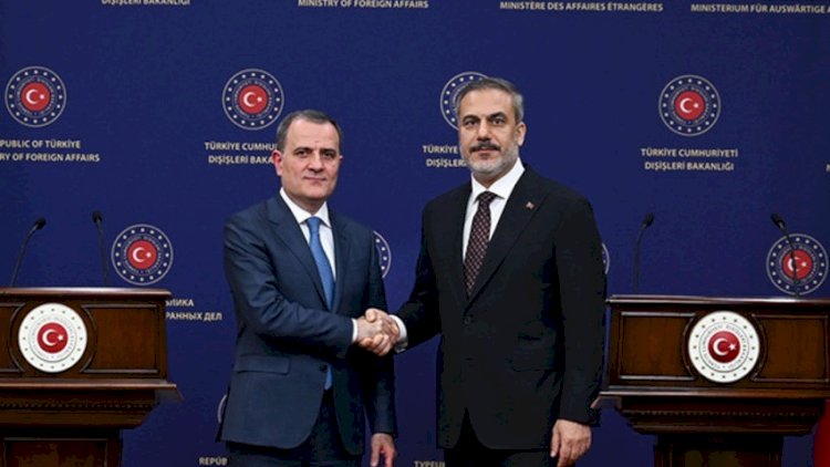    Ceyhun Bayramov Hakan Fidanla görüşdü   