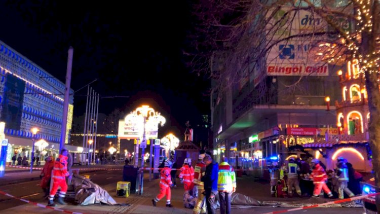    Almaniyada bayram bazarında terror: Çox sayda ölü, 60 yaralı   