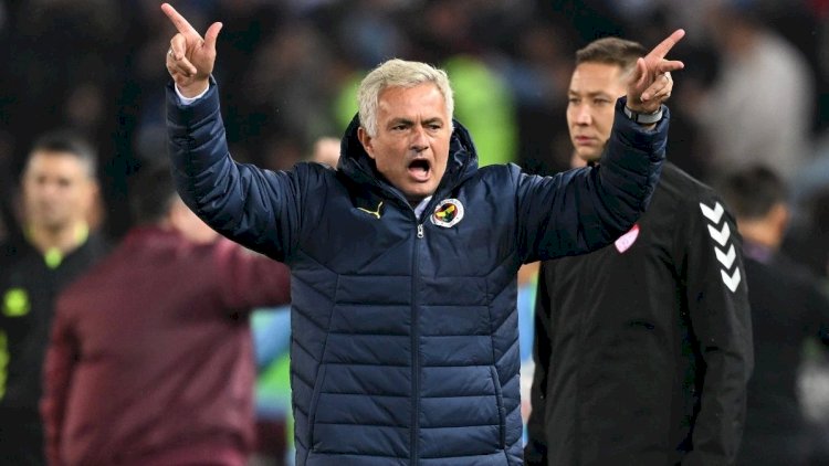    Türkiyədən beş çamadanla ayrılan Joze Mourinyo jurnalistləri həyəcanlandırdı   