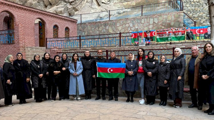    Şəhid anaları “Əshabi-Kəhf”də təyyarə qəzasında həlak olanların ruhuna dualar oxudu - Video   