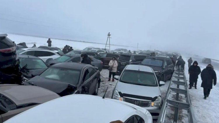    Qazaxıstanda 95 avtomobilin toqquşması nəticəsində 10 nəfər xəsarət aldı   