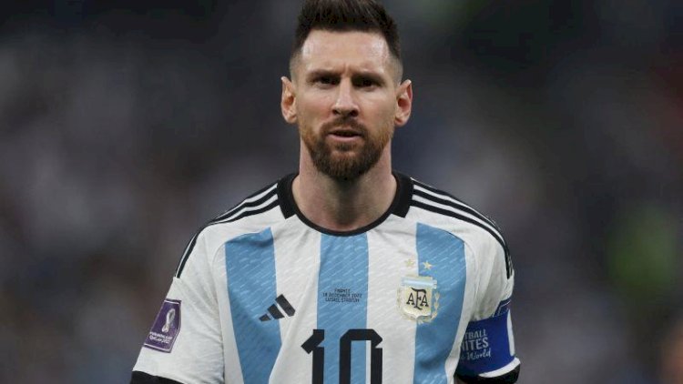    Messi aparıcı ilə eşq yaşayır? -   FOTOLAR
