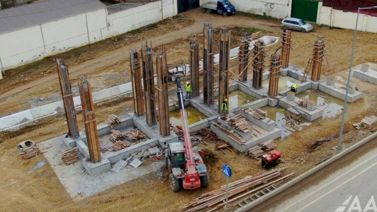    Yeni yerüstü piyada keçidləri tikilir   