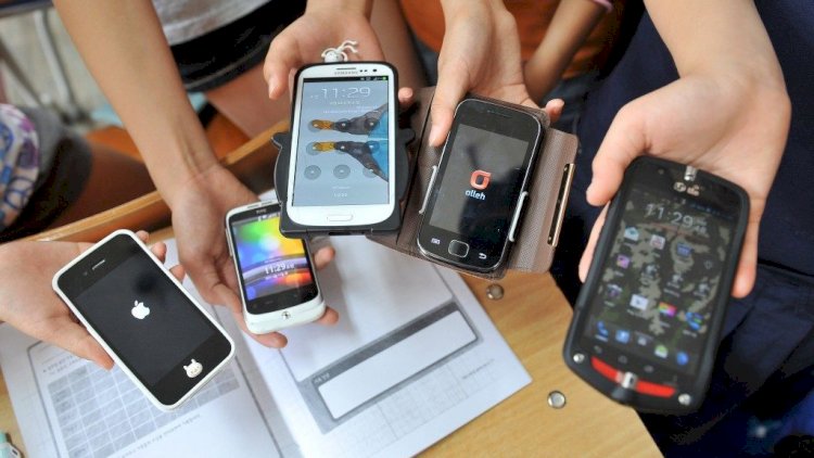    Bu məktəblərdə telefon qadağan edilib -   RƏSMİ