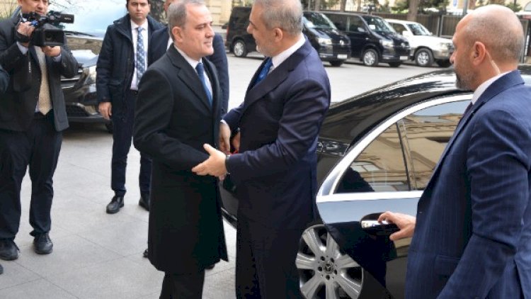    Ceyhun Bayramov Hakan Fidanı qarşıladı   