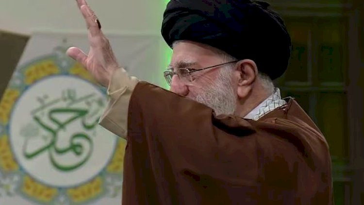    Ayətullah Xamnəi: Görün kiminlə qucaqlaşırsız, kiminlə danışırsız...   