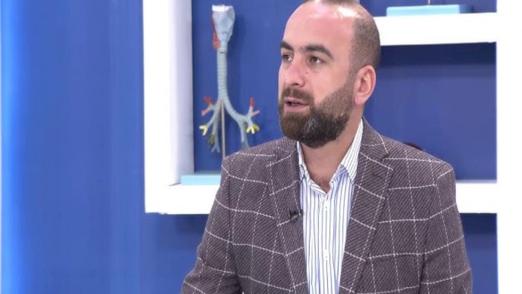    “TikTok”da canlı yayım açan cərraha xəbərdarlıq edildi   