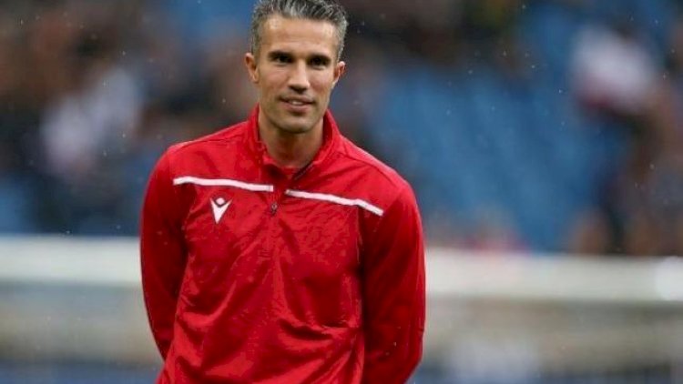    Van Persi “Feyenoord”a qayıdır   