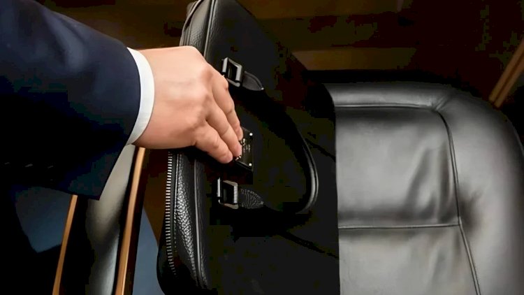    Azərbaycanda bələdiyyə işçisi yeni sədrin kabinetində öldü   