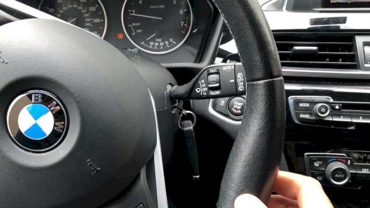    “BMW”-dən 15 min avro oğurlandı   
