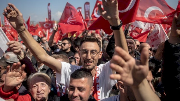    İstanbulda mitinq: 2 milyondan çox etirazçı toplaşdı   