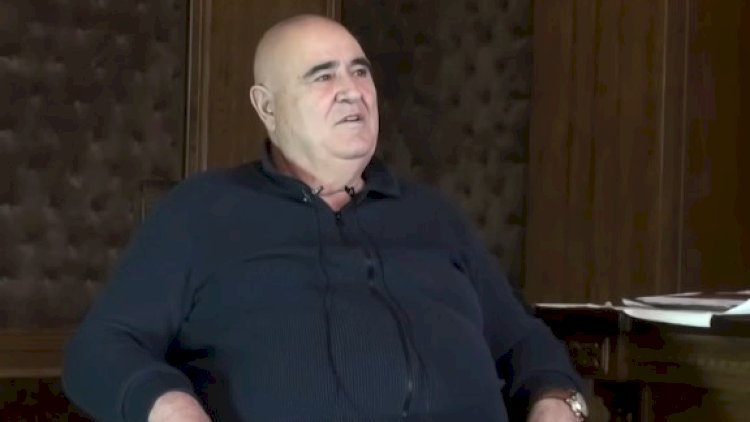    “Şərurlu İsfəndiyar” özü ilə Tramp arasında fərqi izah etdi: “Kaş savadım olaydı”   